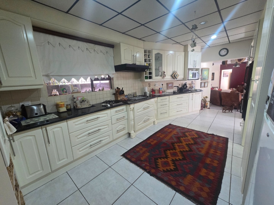 5 Bedroom Property for Sale in Dan Pienaar Free State